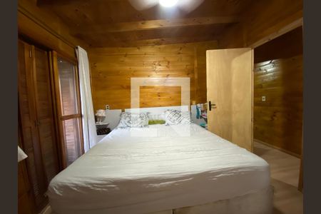 Casa à venda com 330m², 5 quartos e 4 vagas Casa à venda com 330m², 5 quartos e 4 vagasquarto casa 2