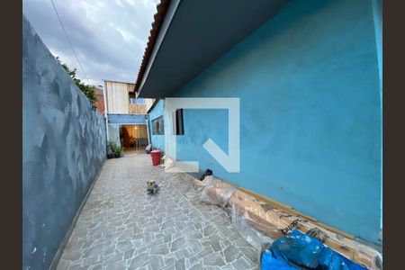 Casa à venda com 330m², 5 quartos e 4 vagas Casa à venda com 330m², 5 quartos e 4 vagasÁrea externa