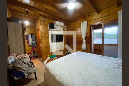 Casa à venda com 330m², 5 quartos e 4 vagas Casa à venda com 330m², 5 quartos e 4 vagasquarto 1