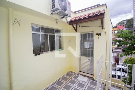 Casa à venda com 54m², 2 quartos e 1 vaga Casa à venda com 54m², 2 quartos e 1 vagaQuintal