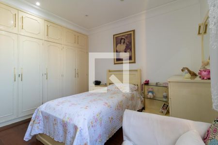 Casa à venda com 331m², 4 quartos e 4 vagasSuíte 3