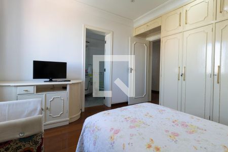 Casa à venda com 331m², 4 quartos e 4 vagasSuíte 3