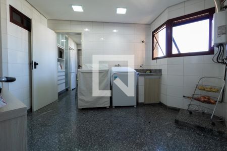 Casa à venda com 331m², 4 quartos e 4 vagasCozinha