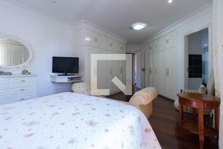 Casa à venda com 331m², 4 quartos e 4 vagasSuite 1