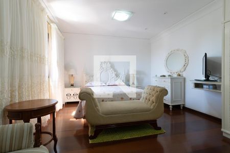 Casa à venda com 331m², 4 quartos e 4 vagasSuite 1