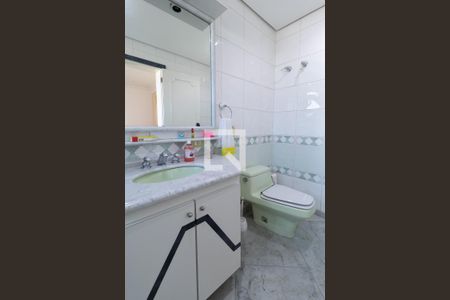 Casa à venda com 331m², 4 quartos e 4 vagasBanheiro Suite 3