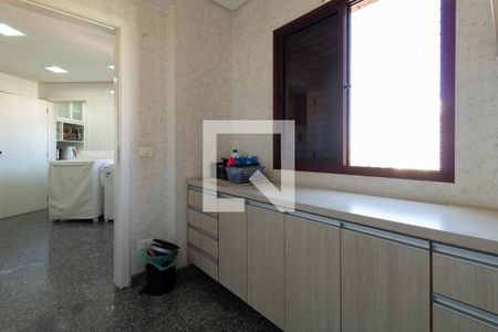 Casa à venda com 331m², 4 quartos e 4 vagasÁrea de Serviço