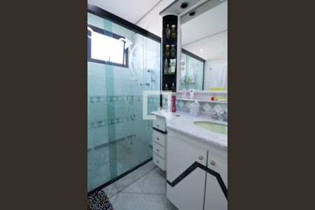 Casa à venda com 331m², 4 quartos e 4 vagasBanheiro Suite 3