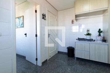 Casa à venda com 331m², 4 quartos e 4 vagasCozinha