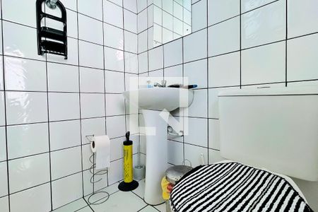 Casa à venda com 300m², 6 quartos e 5 vagas Casa à venda com 300m², 6 quartos e 5 vagasBanheiro 2