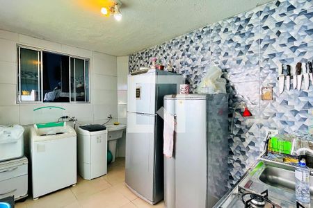 Casa à venda com 300m², 6 quartos e 5 vagas Casa à venda com 300m², 6 quartos e 5 vagasÁrea de Serviço