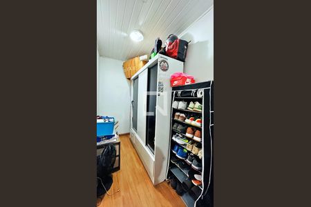 Casa à venda com 300m², 6 quartos e 5 vagas Casa à venda com 300m², 6 quartos e 5 vagasCloset da Suíte 2