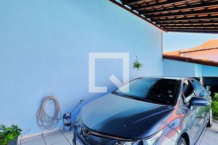 Casa à venda com 300m², 6 quartos e 5 vagas Casa à venda com 300m², 6 quartos e 5 vagasGaragem