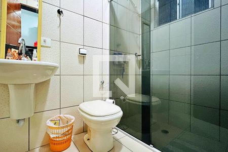 Casa à venda com 300m², 6 quartos e 5 vagas Casa à venda com 300m², 6 quartos e 5 vagasBanheiro da Suíte 2