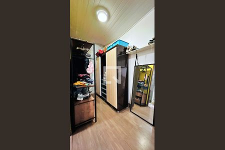 Casa à venda com 300m², 6 quartos e 5 vagas Casa à venda com 300m², 6 quartos e 5 vagasCloset da Suíte 1