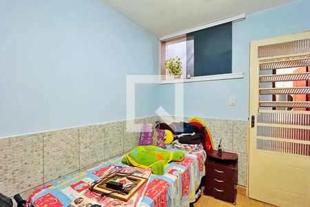 Casa à venda com 300m², 6 quartos e 5 vagas Casa à venda com 300m², 6 quartos e 5 vagasQuarto 1