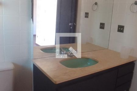 Casa à venda com 512m², 6 quartos e 4 vagas Casa à venda com 512m², 6 quartos e 4 vagasBanheiro Suíte 2