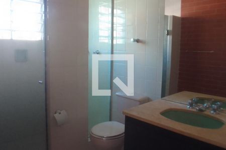 Casa à venda com 512m², 6 quartos e 4 vagas Casa à venda com 512m², 6 quartos e 4 vagasBanheiro Suíte 2