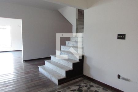 Casa à venda com 512m², 6 quartos e 4 vagasSala