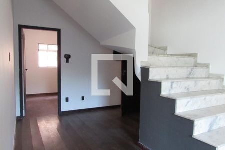 Casa à venda com 512m², 6 quartos e 4 vagasSala