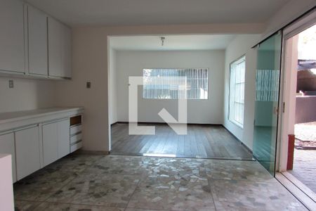 Casa à venda com 512m², 6 quartos e 4 vagasCozinha