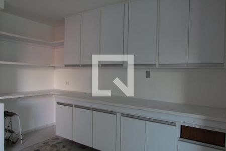 Casa à venda com 512m², 6 quartos e 4 vagasCozinha