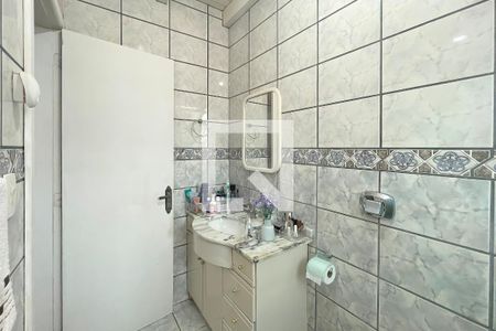 Casa à venda com 310m², 4 quartos e 5 vagas Casa à venda com 310m², 4 quartos e 5 vagasBanheiro da Suíte