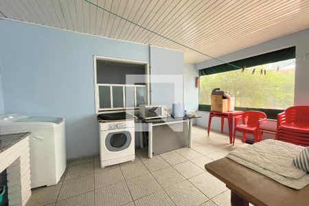 Casa à venda com 310m², 4 quartos e 5 vagas Casa à venda com 310m², 4 quartos e 5 vagasÁrea de Serviço