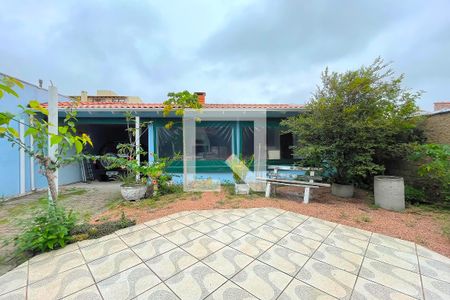 Casa à venda com 310m², 4 quartos e 5 vagas Casa à venda com 310m², 4 quartos e 5 vagasQuintal