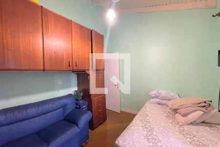 Casa à venda com 310m², 4 quartos e 5 vagas Casa à venda com 310m², 4 quartos e 5 vagasQuarto 3