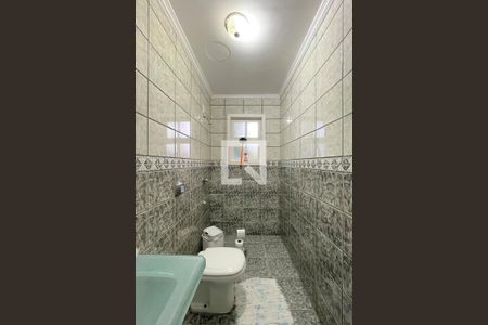 Casa à venda com 310m², 4 quartos e 5 vagas Casa à venda com 310m², 4 quartos e 5 vagasLavabo