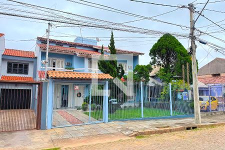 Casa à venda com 310m², 4 quartos e 5 vagas Casa à venda com 310m², 4 quartos e 5 vagasFachada