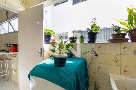 Apartamento à venda com 117m², 3 quartos e 1 vagaÁrea de serviço