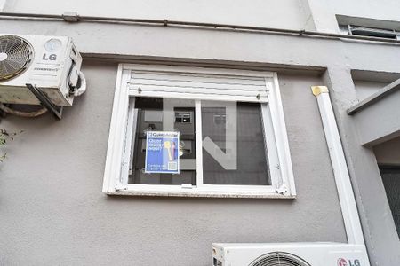 Apartamento à venda com 58m², 3 quartos e 1 vaga Apartamento à venda com 58m², 3 quartos e 1 vagaPlaquinha instalada na janela do imóvel