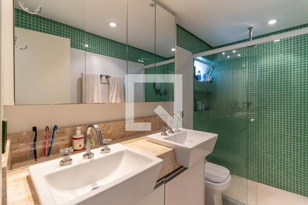 Apartamento à venda com 123m², 2 quartos e 1 vaga Apartamento à venda com 123m², 2 quartos e 1 vagaSuíte - Banheiro 1