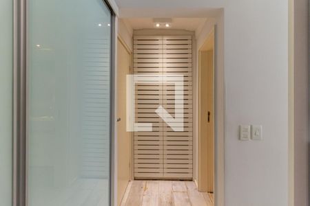 Apartamento à venda com 123m², 2 quartos e 1 vaga Apartamento à venda com 123m², 2 quartos e 1 vagaSuíte - Quarto 1 - Armário