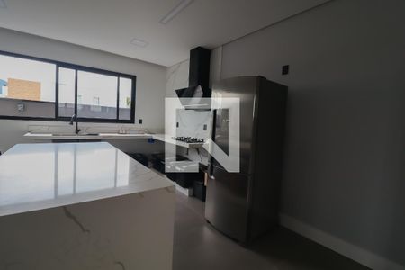 Casa de condomínio à venda com 390m², 4 quartos e 6 vagas Casa de condomínio à venda com 390m², 4 quartos e 6 vagasCozinha