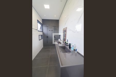 Casa de condomínio à venda com 390m², 4 quartos e 6 vagas Casa de condomínio à venda com 390m², 4 quartos e 6 vagasBanheiro Suíte 1