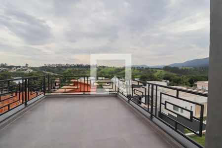 Casa de condomínio à venda com 390m², 4 quartos e 6 vagas Casa de condomínio à venda com 390m², 4 quartos e 6 vagasSacada