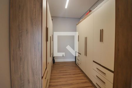 Casa de condomínio à venda com 390m², 4 quartos e 6 vagas Casa de condomínio à venda com 390m², 4 quartos e 6 vagasSuíte 1