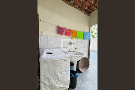 Casa à venda com 180m², 3 quartos e 1 vagaÁrea de Serviço