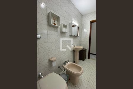 Casa à venda com 180m², 3 quartos e 1 vagaBanheiro Corredor