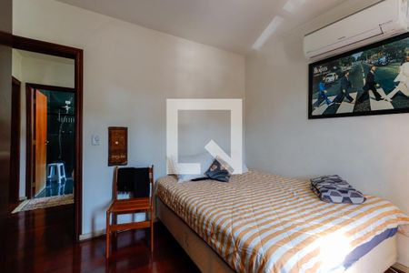 Casa à venda com 290m², 3 quartos e 2 vagas Casa à venda com 290m², 3 quartos e 2 vagasQuarto 2