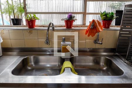 Casa à venda com 290m², 3 quartos e 2 vagas Casa à venda com 290m², 3 quartos e 2 vagasCozinha