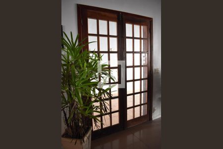 Casa de condomínio para alugar com 240m², 3 quartos e 4 vagasDetalhe