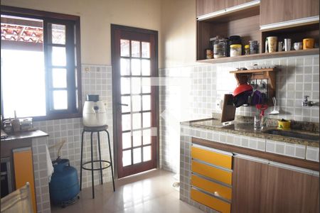 Casa de condomínio para alugar com 240m², 3 quartos e 4 vagasCozinha