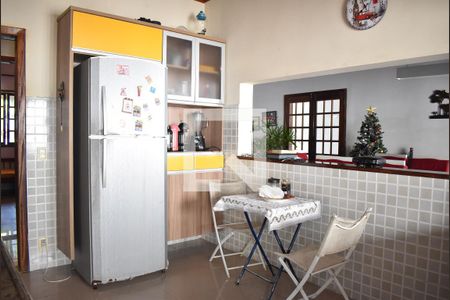 Casa de condomínio para alugar com 240m², 3 quartos e 4 vagasCozinha