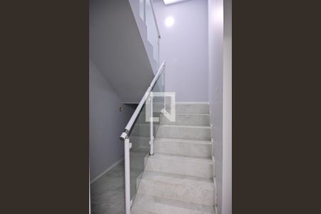 Casa de condomínio para alugar com 139m², 3 quartos e 2 vagasEscadas