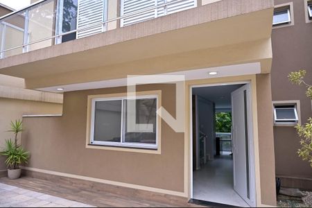 Casa de condomínio para alugar com 139m², 3 quartos e 2 vagasFachada