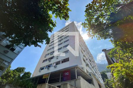 Apartamento à venda com 93m², 3 quartos e 1 vaga Apartamento à venda com 93m², 3 quartos e 1 vagaFachada